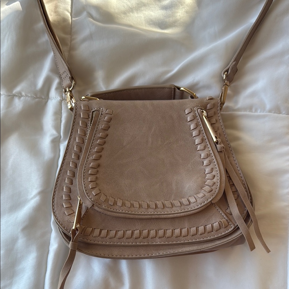 Elegant Tan Shoulder Bag